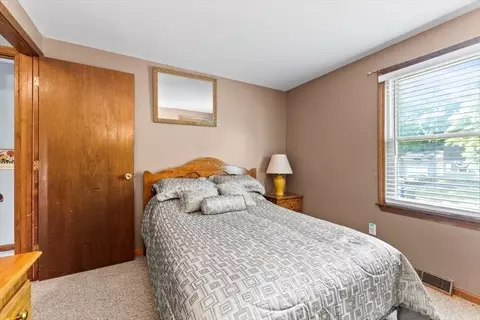 239 Ellendale Cir, Springfield, MA 01128 photo 21