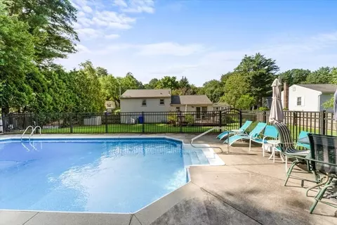 239 Ellendale Cir, Springfield, MA 01128 photo 40