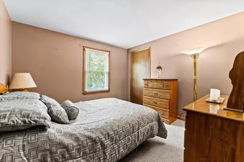 239 Ellendale Cir, Springfield, MA 01128 photo 19