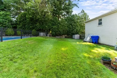 239 Ellendale Cir, Springfield, MA 01128 photo 36