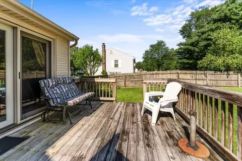 239 Ellendale Cir, Springfield, MA 01128 photo 33