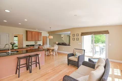 1 Howarth Dr, Upton, MA 01568 photo 19
