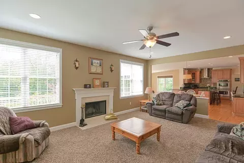 1 Howarth Dr, Upton, MA 01568 photo 20