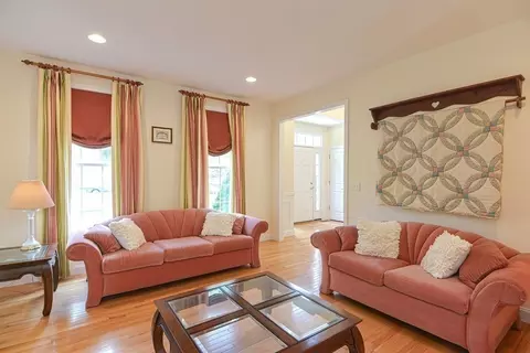 1 Howarth Dr, Upton, MA 01568 photo 7