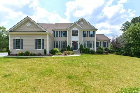 1 Howarth Dr, Upton, MA 01568 photo 2