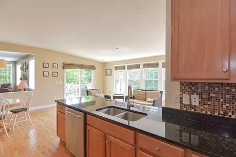 1 Howarth Dr, Upton, MA 01568 photo 15