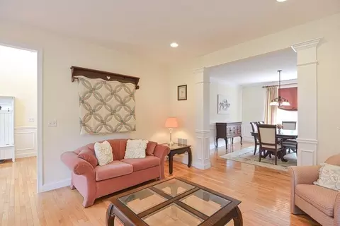 1 Howarth Dr, Upton, MA 01568 photo 8