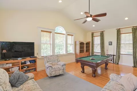 1 Howarth Dr, Upton, MA 01568 photo 23