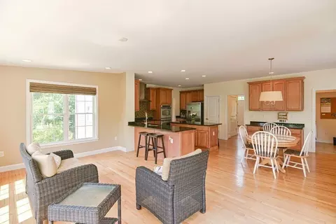 1 Howarth Dr, Upton, MA 01568 photo 18