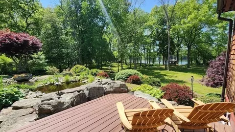 9 Arrowhead Ln, Groveland, MA 01834