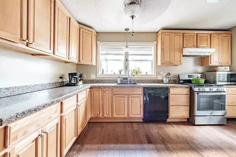 85 Trafton Rd, Springfield, MA 01108 photo 5
