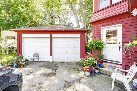 85 Trafton Rd, Springfield, MA 01108 photo 2