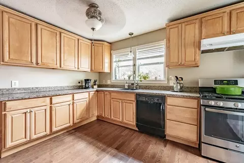 85 Trafton Rd, Springfield, MA 01108 photo 4