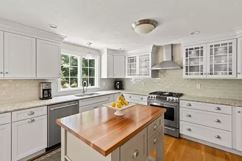 140 Forest Hills Rd, Barnstable, MA 02635 photo 9