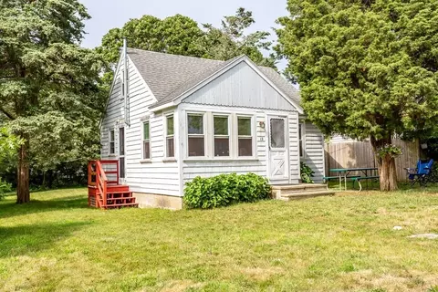 12 Bluepoint Rd, Fairhaven, MA 02719 photo 2