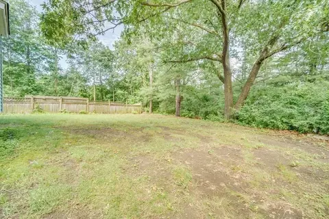 80 Brickett St, Springfield, MA 01119 photo 5