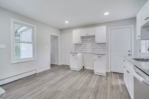 80 Brickett St, Springfield, MA 01119 photo 6