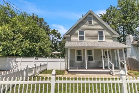 72 Switzer St, Springfield, MA 01109