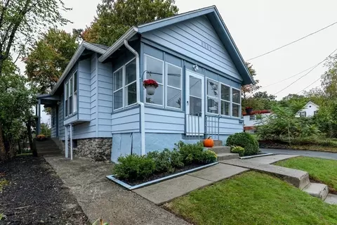 3 Dalton St, Worcester, MA 01604