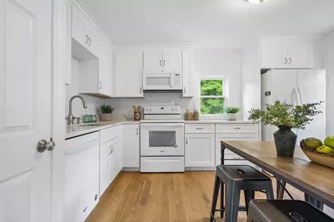8 Cedrus Rd, Sharon, MA 02067 photo 3