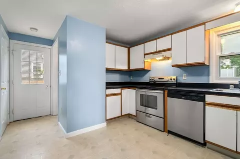 2 Edgeworth St, Worcester, MA 01605 photo 5