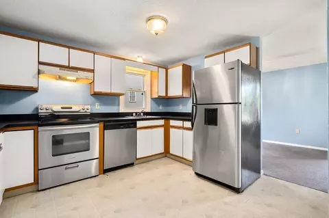 2 Edgeworth St, Worcester, MA 01605 photo 4