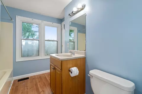 2 Edgeworth St, Worcester, MA 01605 photo 11