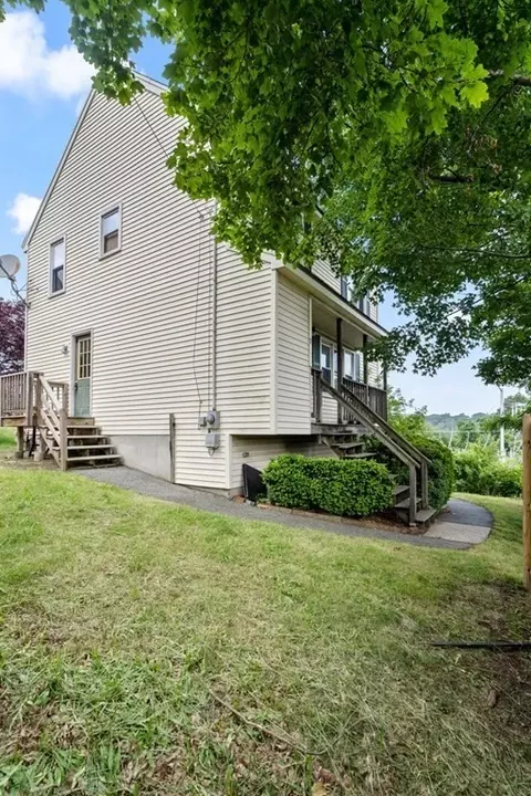 2 Edgeworth St, Worcester, MA 01605 photo 2