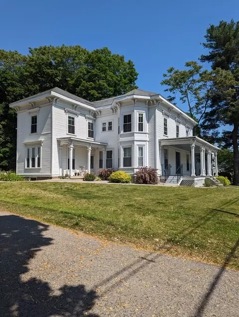 635 Washington St, Holliston, MA 01746