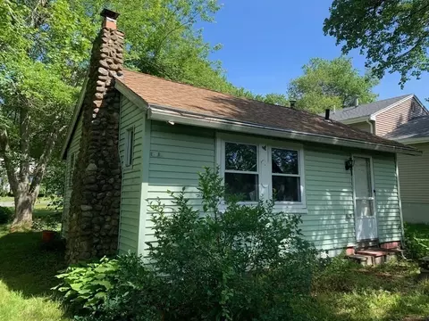 65 E Shore Rd, Holbrook, MA 02343