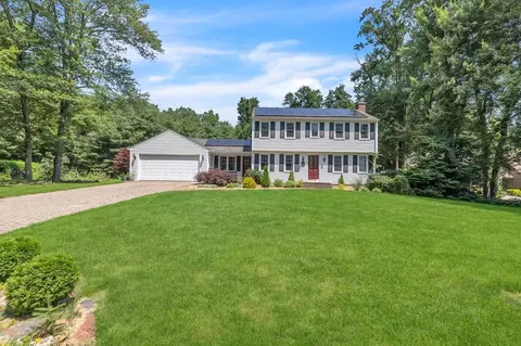 63 Greenwich Rd, East Longmeadow, MA 01028