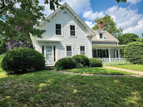 15 Memorial St, Templeton, MA 01468