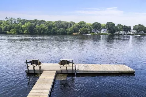 344 Main St, Groveland, MA 01834