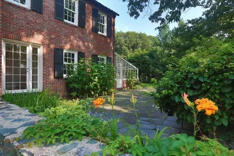 11 Laurel Rd, Brookline, MA 02467 photo 14
