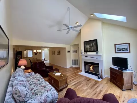 34 Oak Glen Vlg #34G, Yarmouth, MA 02675