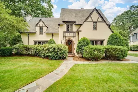 130 Ellington St, Longmeadow, MA 01106