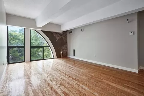 42 8th St #4412, Boston, MA 02129