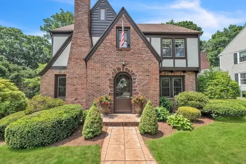 46 Longview Dr, Longmeadow, MA 01106