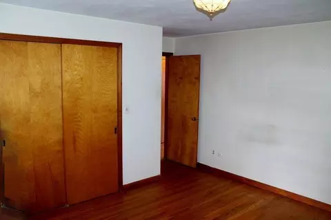39 Sampson St, Chicopee, MA 01020 photo 9