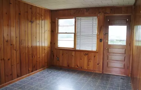 39 Sampson St, Chicopee, MA 01020 photo 12