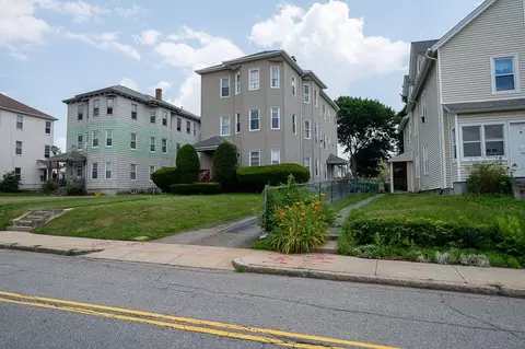 151 Vernon St, Worcester, MA 01610