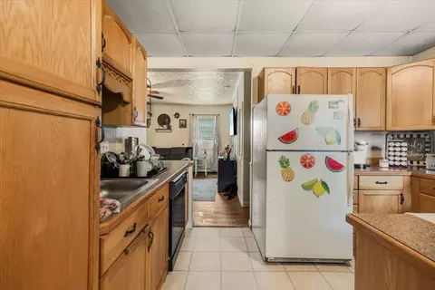 499 Tecumseh St, Fall River, MA 02721 photo 10