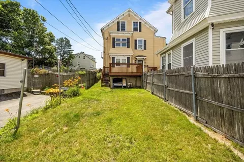 499 Tecumseh St, Fall River, MA 02721