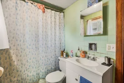 499 Tecumseh St, Fall River, MA 02721 photo 21