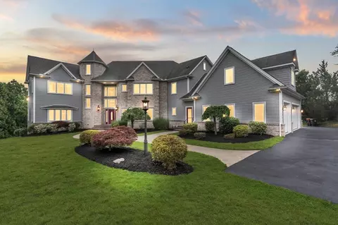 1661 Suffield St, Agawam, MA 01001