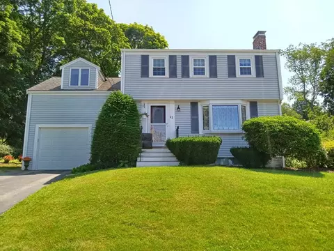 22 Governor Andrew Rd, Hingham, MA 02043