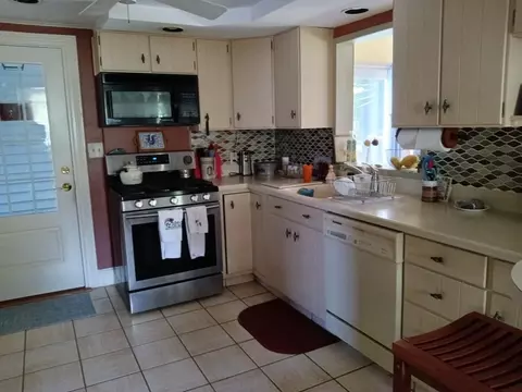 22 Governor Andrew Rd, Hingham, MA 02043 photo 5