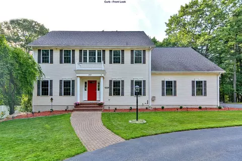 203 Fruit St, Hopkinton, MA 01748