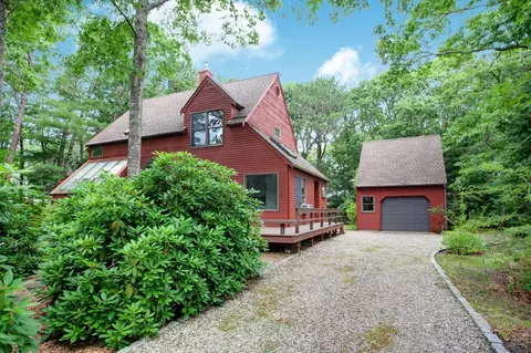 47 Whippoorwill Cir, Mashpee, MA 02649 photo 2