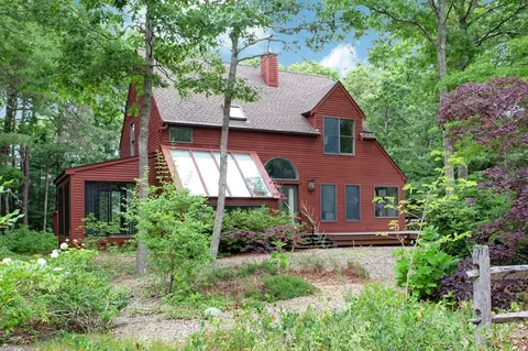 47 Whippoorwill Cir, Mashpee, MA 02649